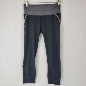 Reebok Womens Athletic Cropped Capris Leggings Workout Pants Mesh Back Sz Small